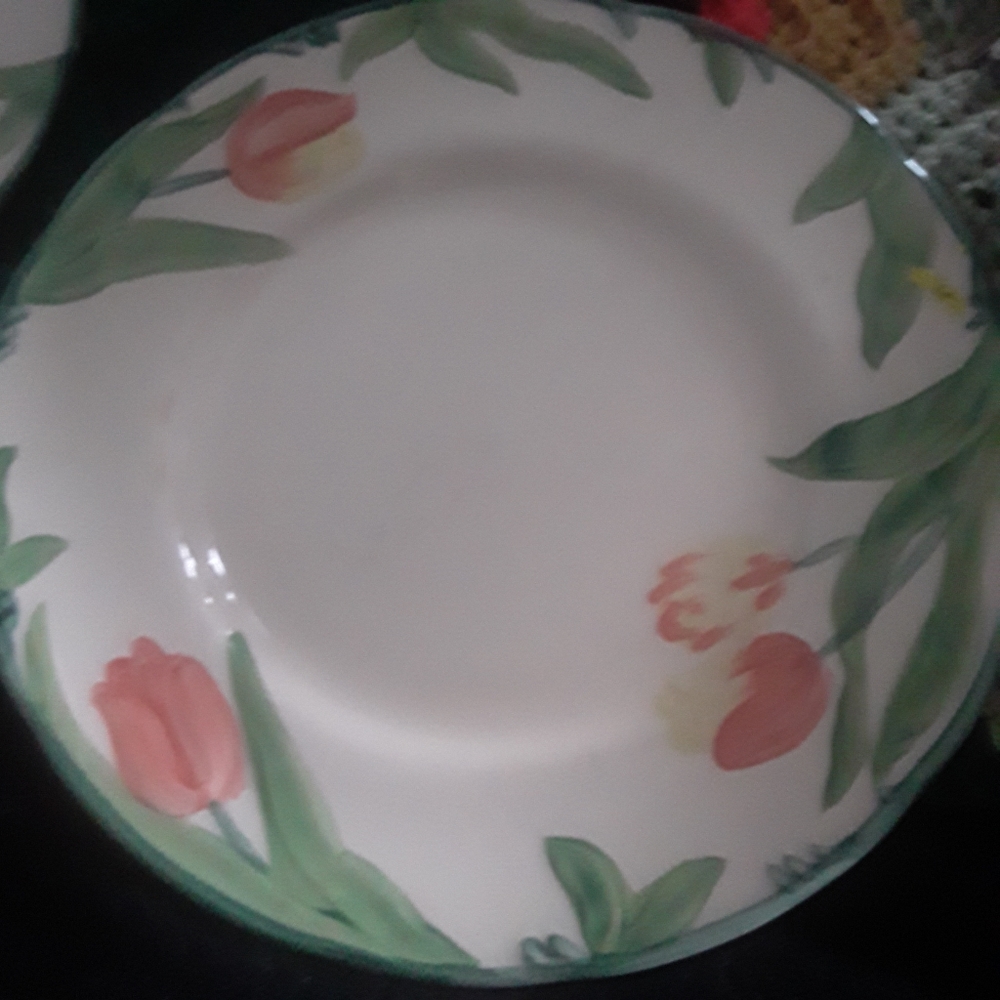Franciscan Tulip design plate  9 in